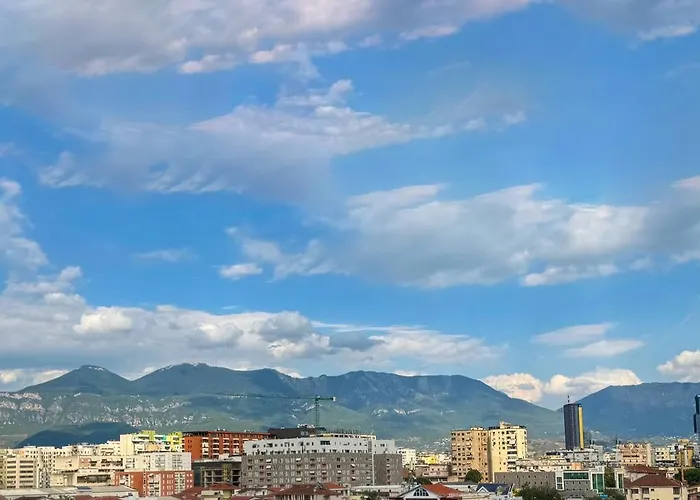 Downtown And Mountain View Floor * ティラナ