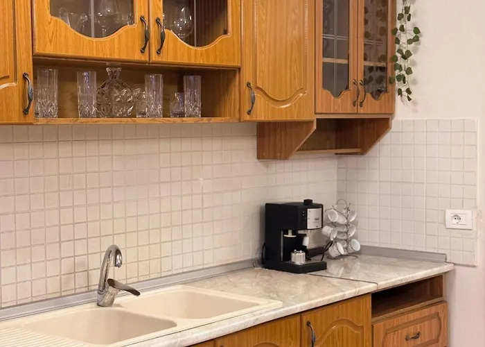 Downtown And Mountain View Floor * ティラナ